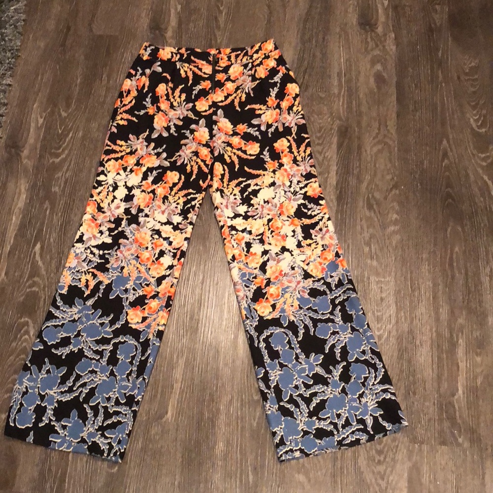 BCBG wide legged trousers/pants